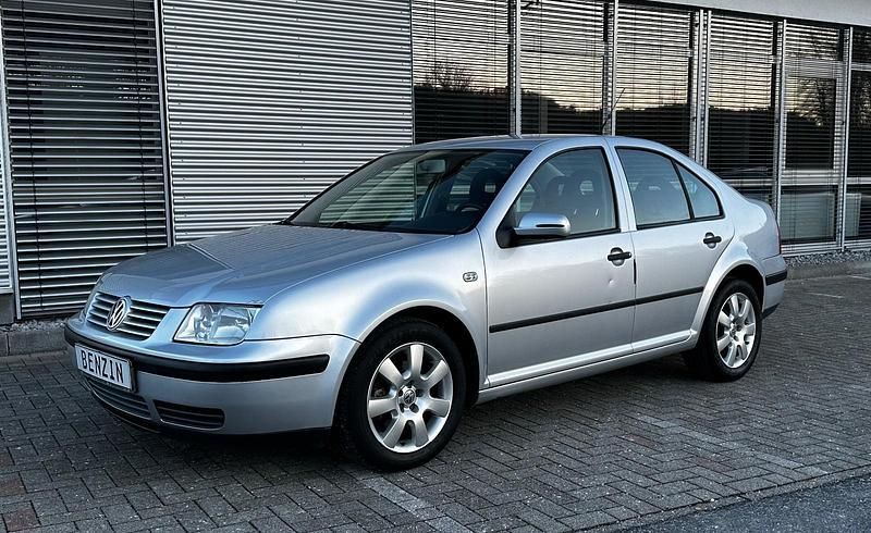 Silber Gebraucht 2001 VW Bora Limousine | 2.500 € (Teuer) - Bild 1/4