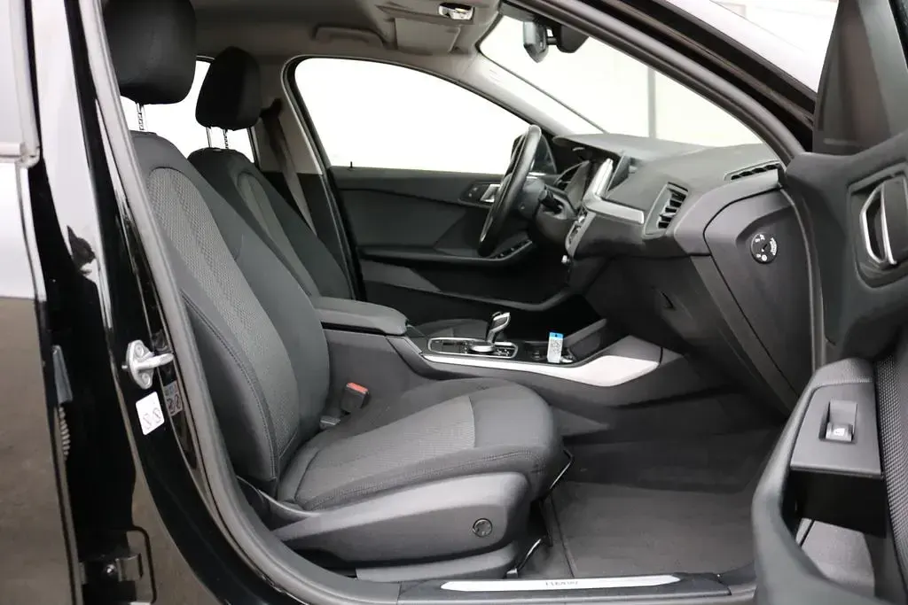 Gebraucht BMW 118 Advantage 150 PS (110 kW) 2022 Schwarz Limousine