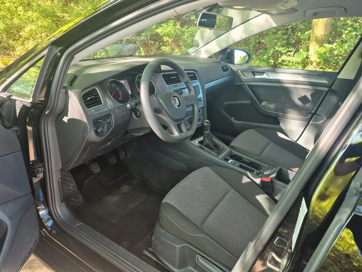 Gebraucht VW Golf VII Trendline 86 PS (63 kW) 2017 Schwarz Limousine