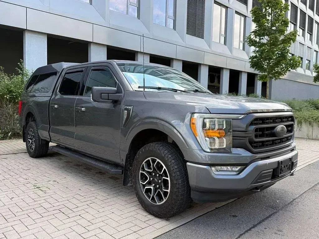 Gebraucht Ford F-150 XLT 401 PS (294 kW) 2021 Grau Pickup