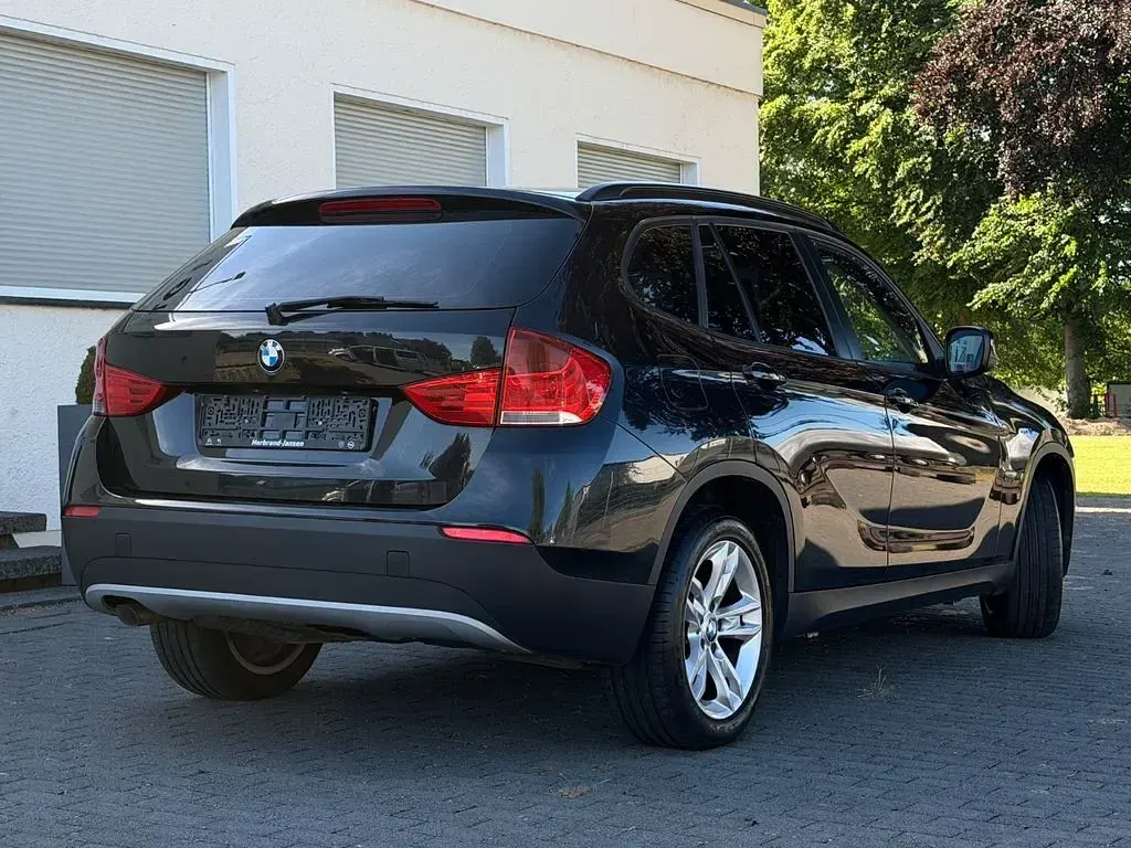 Gebraucht BMW X1 Sport Line 177 PS (130 kW) 2010 Schwarz SUV