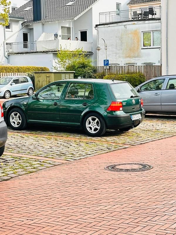 Grün Gebraucht 2000 VW Golf IV Kleinwagen | 1.800 € (Fairer Preis) - Bild 1/4