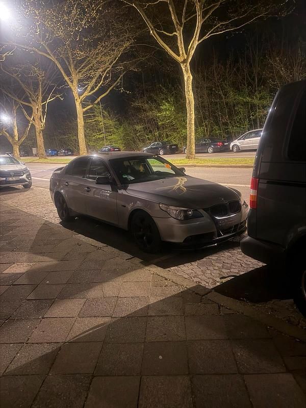 Gebraucht BMW 520 170 PS (125 kW) 2004 Grau Limousine