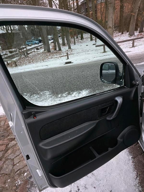 Gebraucht Peugeot Partner 90 PS (66 kW) 2005 Silber Van / Kleinbus