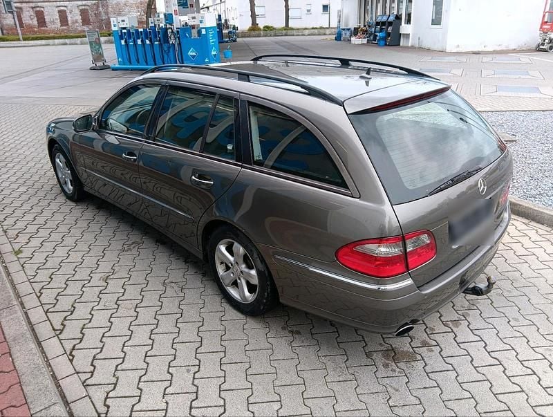 Gebraucht Mercedes E280 190 PS (139 kW) 2007 Grau Kombi