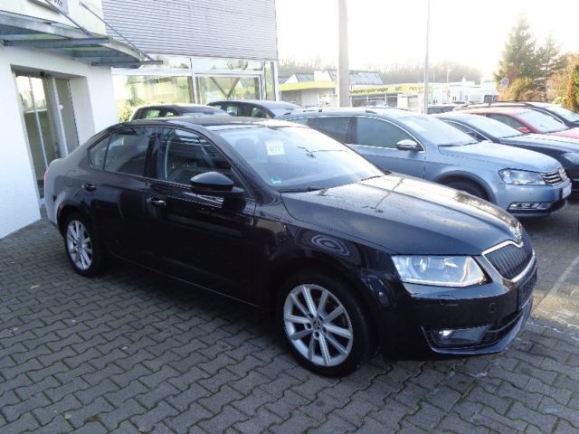 Gebraucht Skoda Octavia 105 PS (77 kW) 2013 Schwarz Limousine