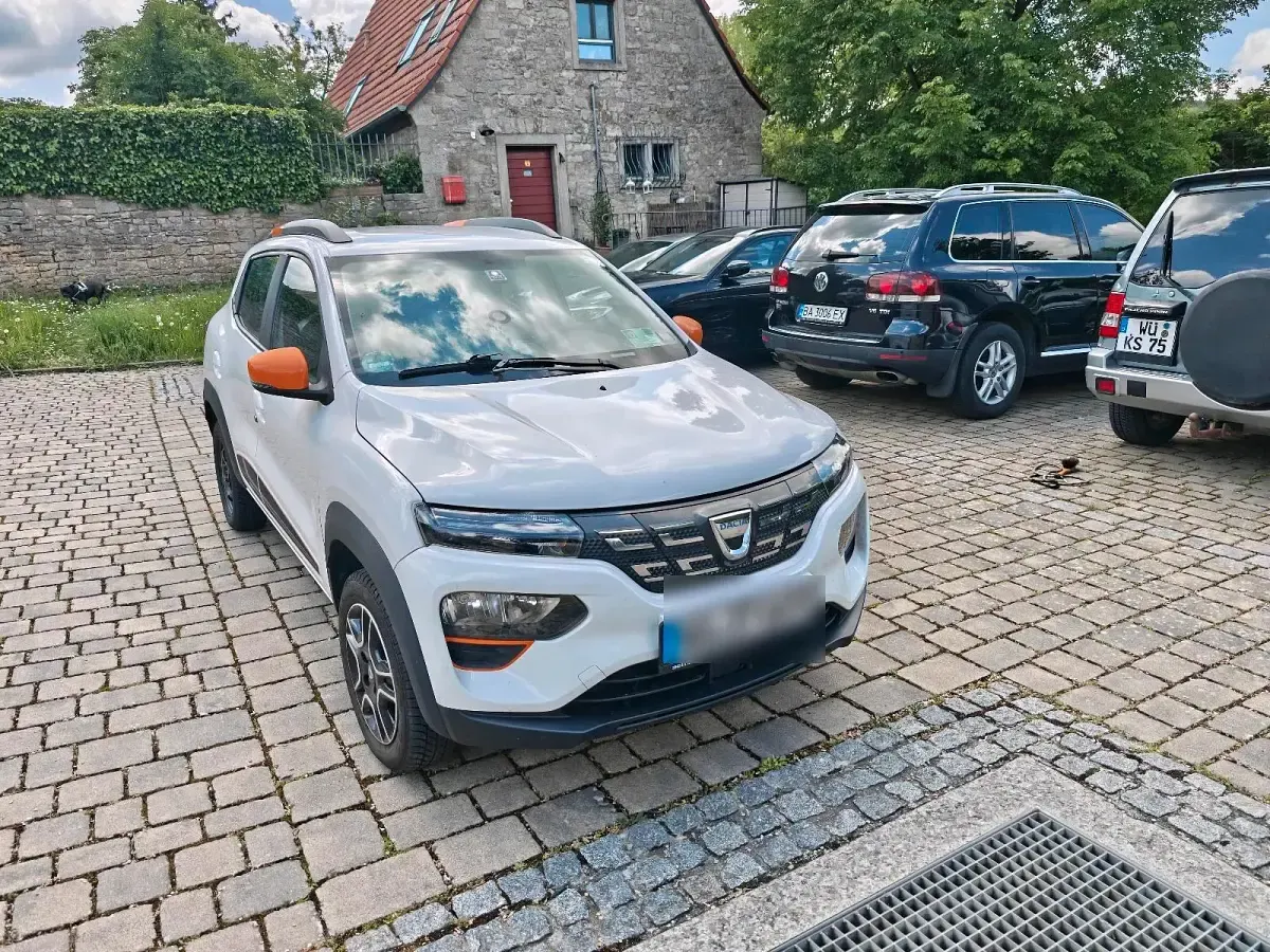 Usado Dacia Spring Comfort Plus 2022 Blanco Utilitario