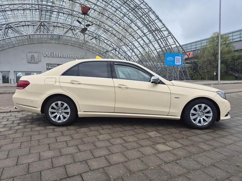 Gebraucht Mercedes E200 136 PS (100 kW) 2014 Beige Limousine