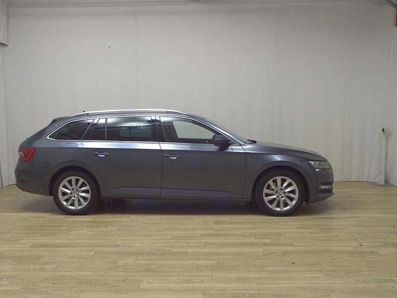 Gebraucht Skoda Superb 150 PS (110 kW) 2020 Grau Kombi