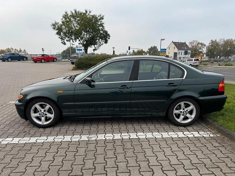 Grün Gebraucht 2004 BMW 325 Limousine | 2.500 € (Superpreis) - Bild 1/4