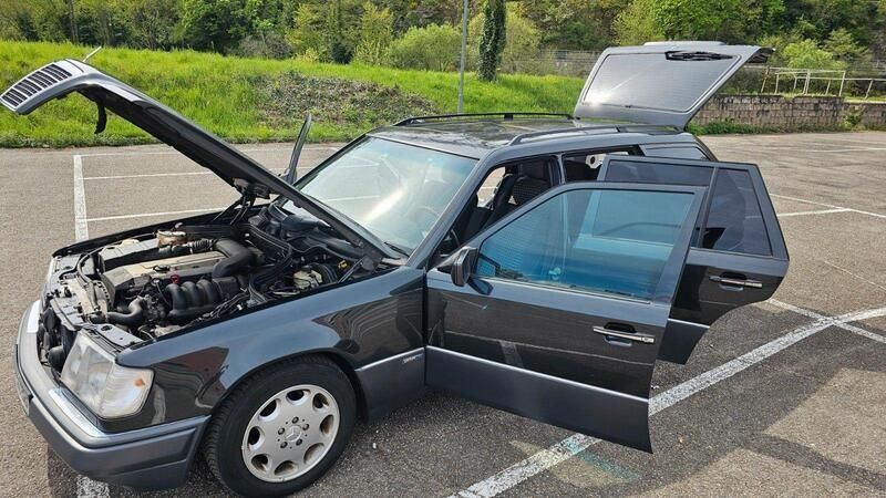 Schwarz Gebraucht 1996 Mercedes E280 Sportline Kombi | 8.250 € (Fairer Preis) - Bild 1/4