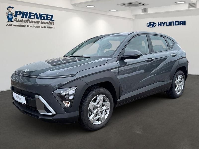 Neu Hyundai Kona Select 150 PS (110 kW) 2026 Grau SUV