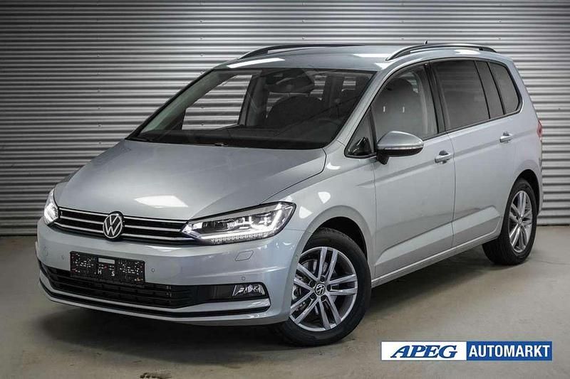 Neu VW Touran 150 PS (110 kW) 2025 Oyster silber Van / Kleinbus