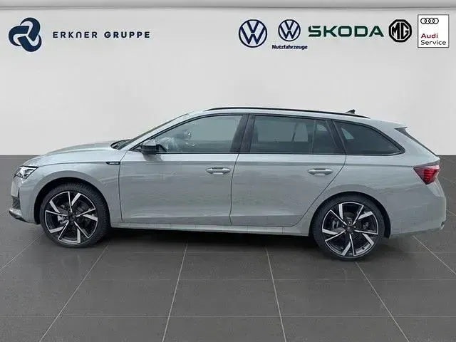 Neu Skoda Octavia SportLine 204 PS (150 kW) 2025 Steelgrau Kombi