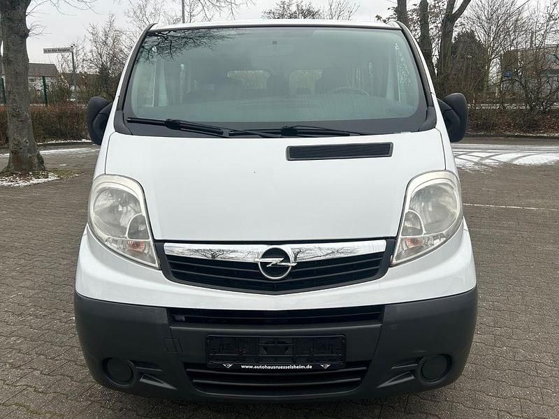Używany Opel Vivaro 90 KM (66 kW) 2009 Biały Minivan