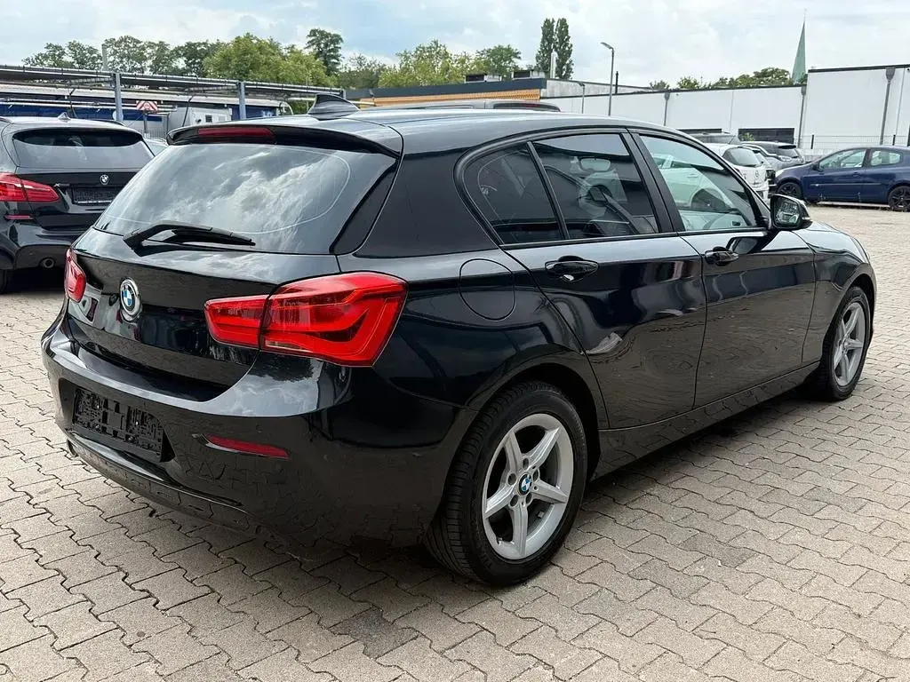 Gebraucht BMW 116 116 PS (85 kW) 2019 Schwarz Kleinwagen