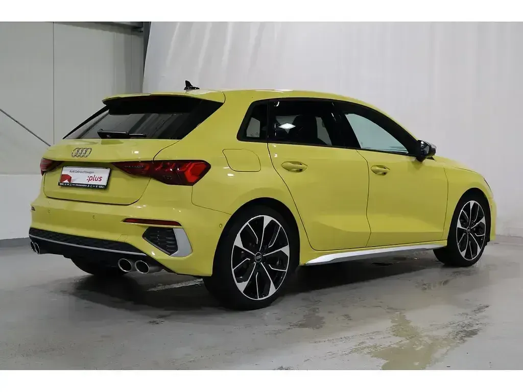 Gebraucht Audi S3 Ambiente 228 PS (167 kW) 2023 Gelb Limousine