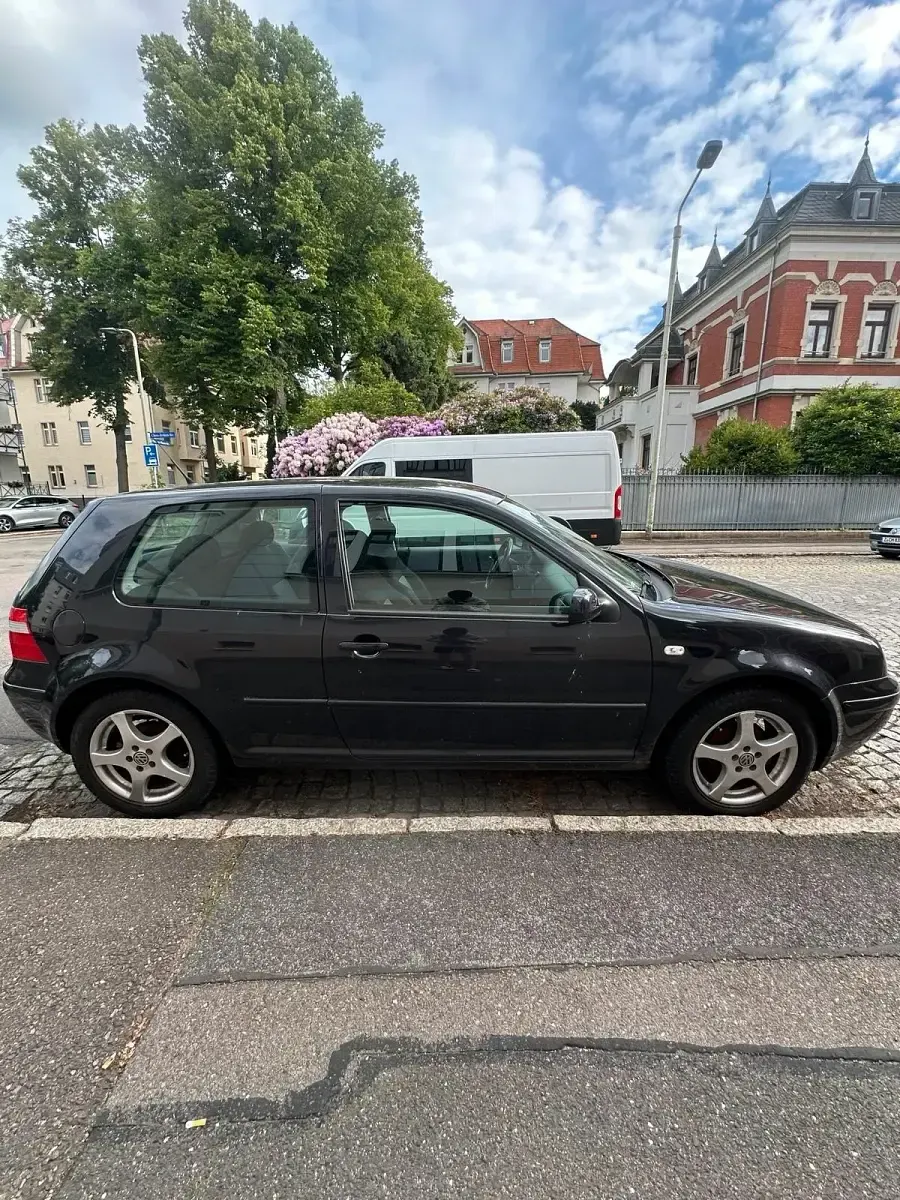 Gebraucht VW Golf IV 75 PS (55 kW) 2003 Schwarz Kleinwagen