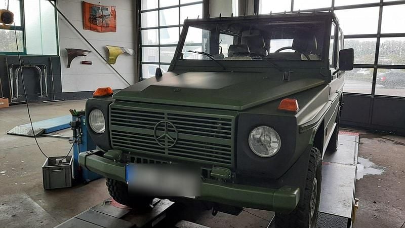 Grün Gebraucht 1993 Mercedes G250 SUV | 25.000 € - Bild 1/4