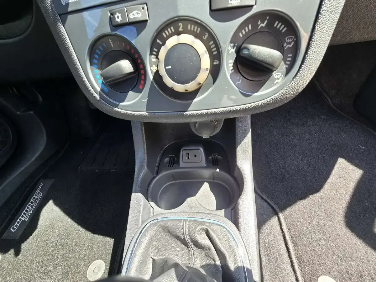 Gebraucht Opel Corsa Edition 101 PS (74 kW) 2012 Blau Kleinwagen
