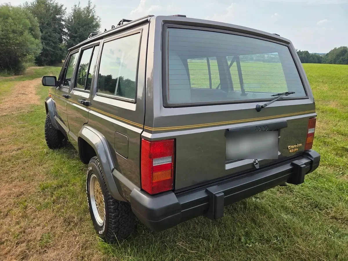Gebraucht Jeep Cherokee 174 PS (127 kW) 1989 Grau SUV