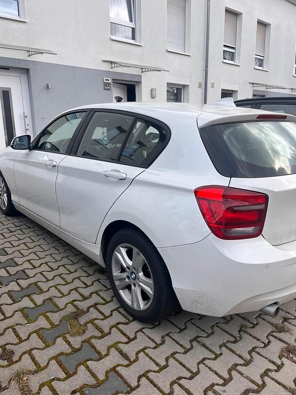 Gebraucht BMW 118 143 PS (105 kW) 2015 Weiß Kleinwagen