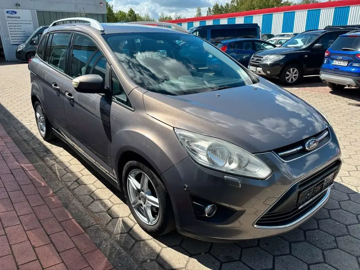 Gebraucht Ford Grand C-Max 125 PS (91 kW) 2012 Braun Van / Kleinbus