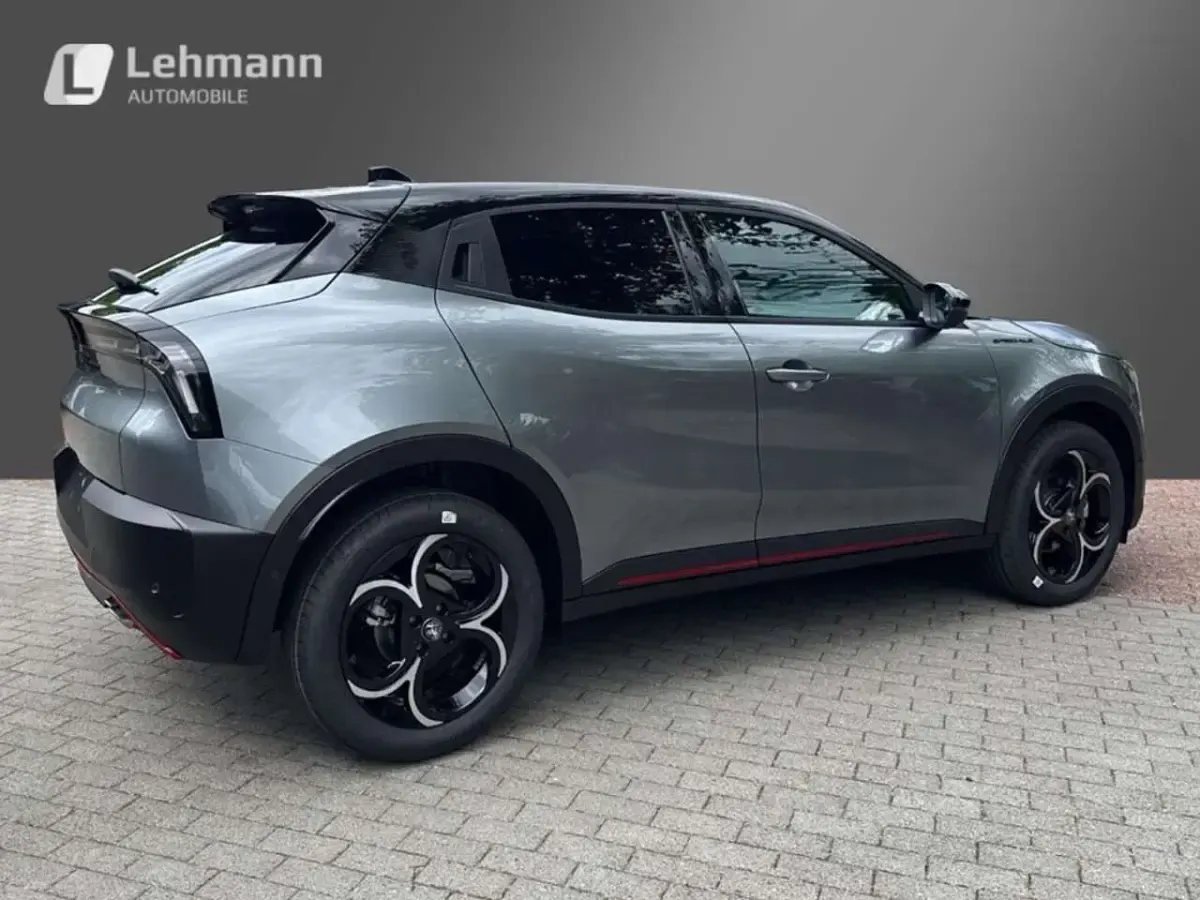 Neu Alfa Romeo Junior Ti 114 kW (156 PS) 2026 Grau SUV