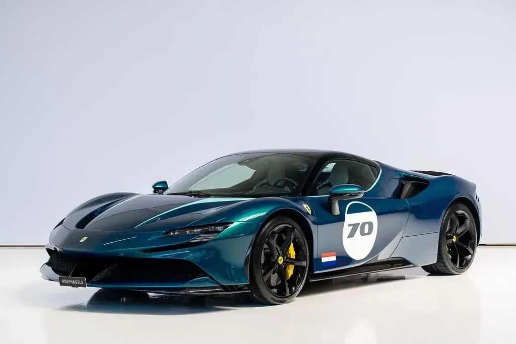 Second-hand Ferrari SF90 780 CP (573 kW) 2023 Albastru Cabrio