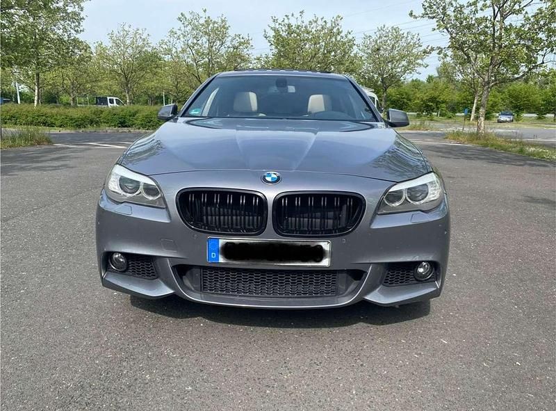 Grau Gebraucht 2011 BMW 530 M Sport Limousine | 7.600 € (Guter Preis) - Bild 1/4