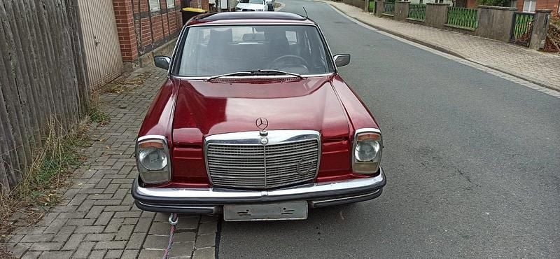 Gebraucht Mercedes W115 1974 Rot Limousine