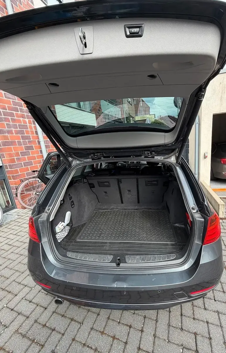Gebraucht BMW 318 143 PS (105 kW) 2014 Grau Kombi