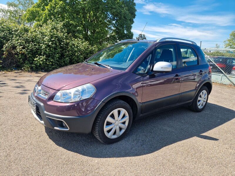 Gebraucht Fiat Sedici Easy 135 PS (99 kW) 2013 Rot SUV