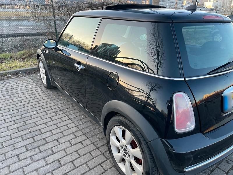 Gebraucht Mini ONE 95 PS (69 kW) 2005 Schwarz Kleinwagen