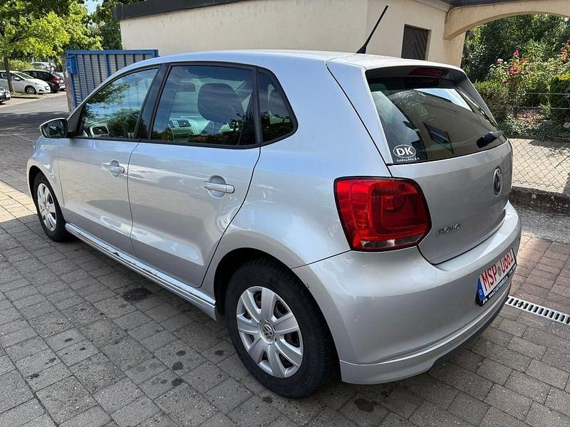 Usata VW Polo Trendline 75 CV (55 kW) 2010 Argento Utilitaria