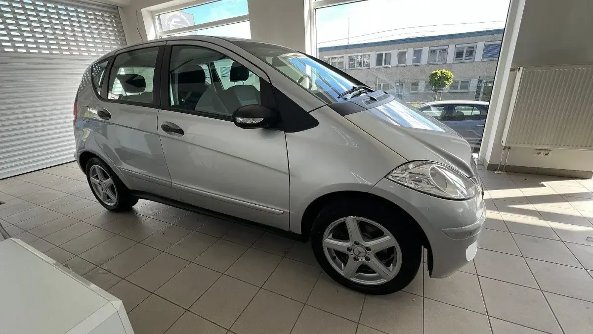 Gebraucht Mercedes A170 Elegance 116 PS (85 kW) 2008 Silber Van / Kleinbus