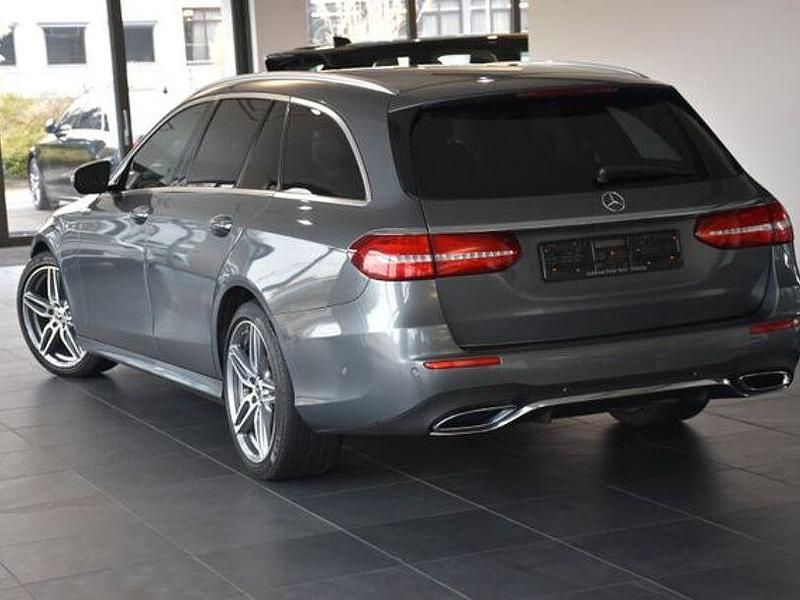 Gebraucht Mercedes E220 AMG line 194 PS (142 kW) 2019 Grau Kombi