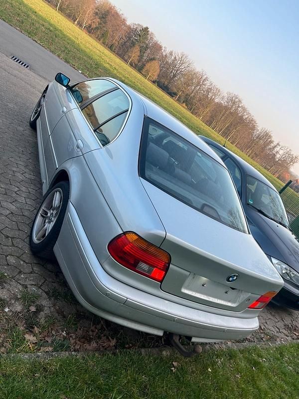 Gebraucht BMW 520 170 PS (125 kW) 2001 Silber Limousine