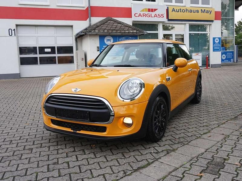 Gebraucht Mini ONE 102 PS (75 kW) 2018 Volcanic orange uni Kleinwagen
