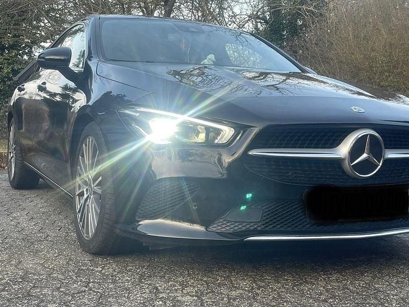 Schwarz Gebraucht 2020 Mercedes CLA200 Progressive Coupé | 28.000 € - Bild 1/4