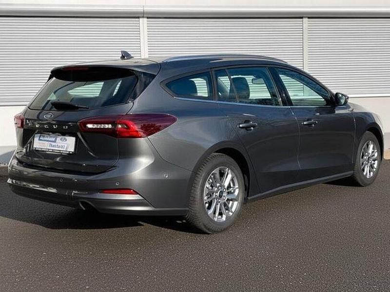 Gebraucht Ford Focus Titanium 155 PS (114 kW) 2025 Grau Limousine