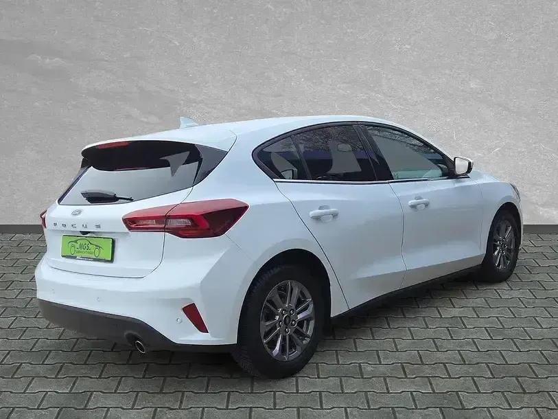 Gebraucht Ford Focus Titanium 125 PS (91 kW) 2024 Frostweiß Limousine