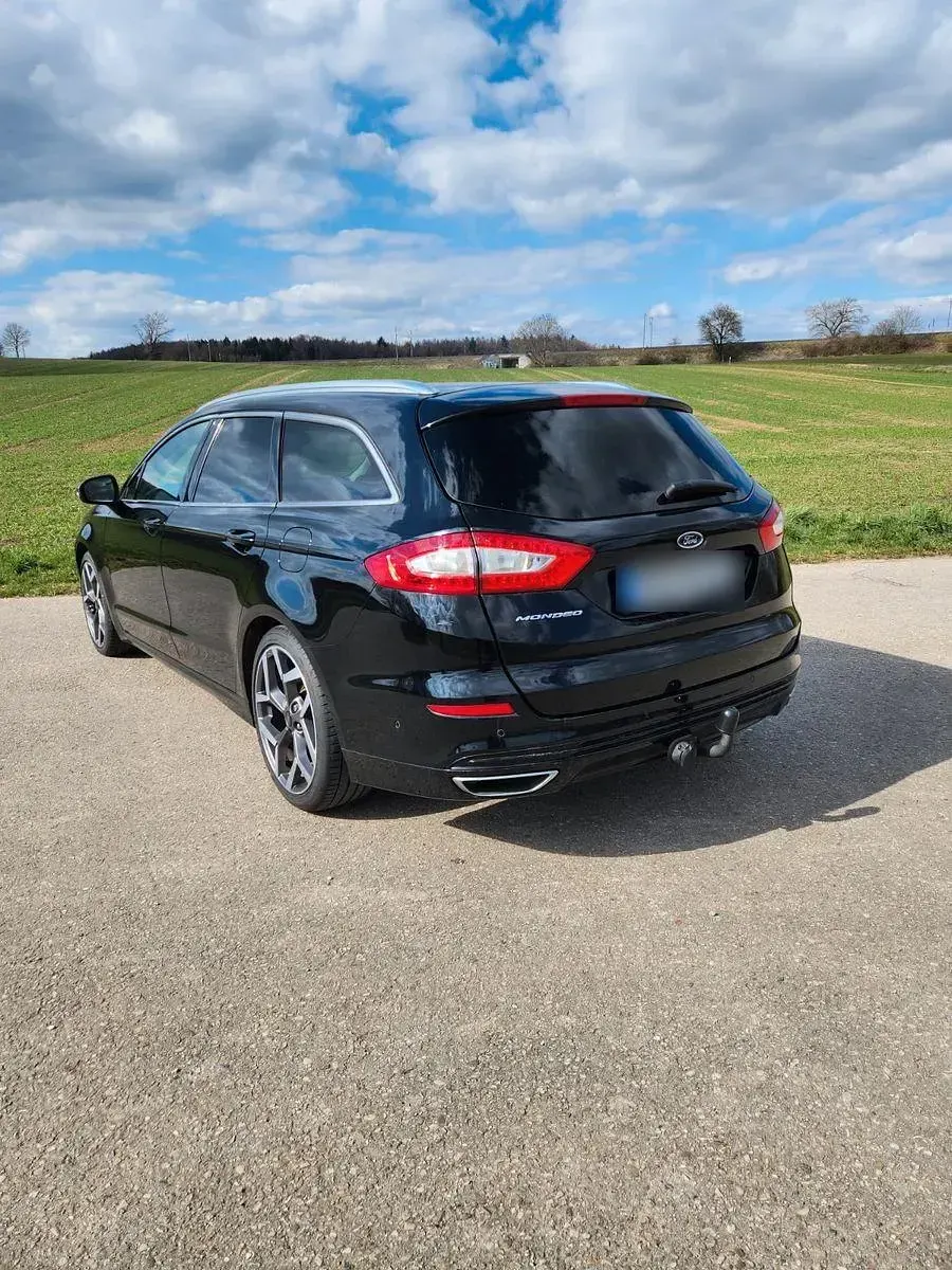 Gebraucht Ford Mondeo 179 PS (131 kW) 2018 Schwarz Kombi