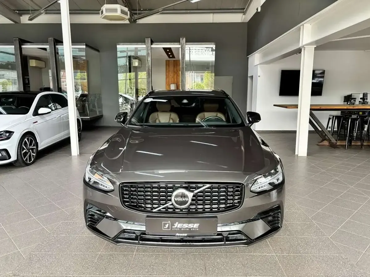 Gebraucht Volvo V90 R-Design 392 PS (288 kW) 2020 Pine grey / metallic (metallic) Kombi