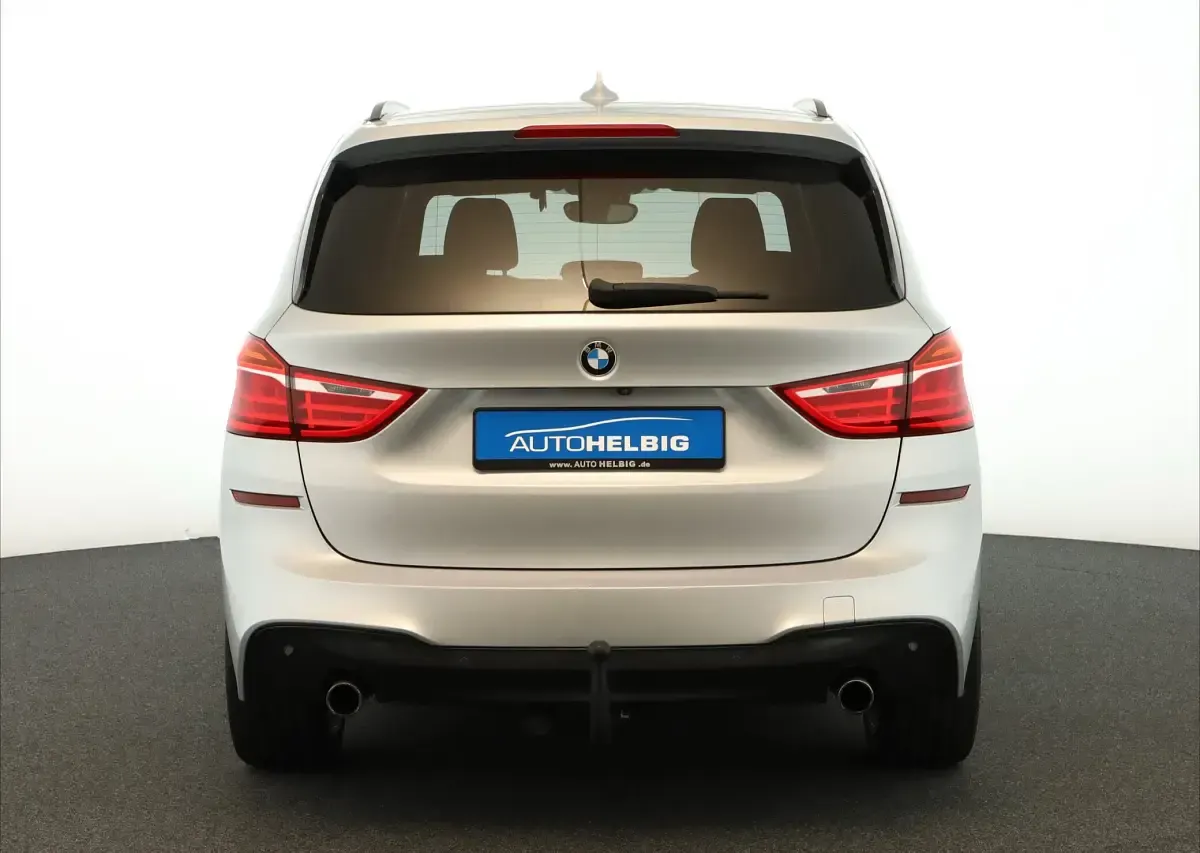 Gebraucht BMW 220 Gran Tourer M Sport 192 PS (141 kW) 2018 Glaciersilber Van / Kleinbus
