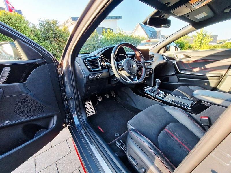 Gebraucht Kia ProCeed GT 204 PS (150 kW) 2019 Grau Kleinwagen