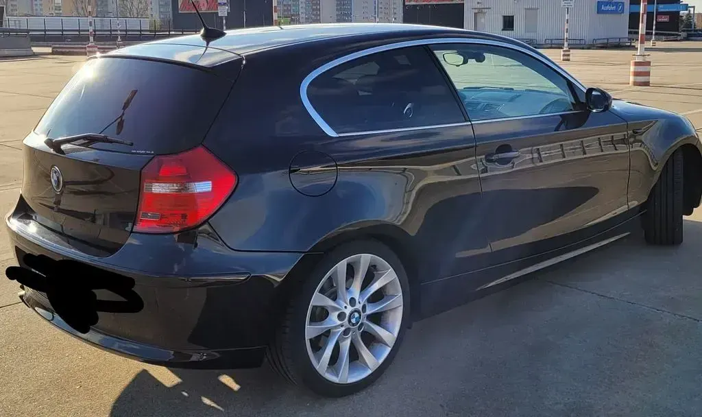 Gebraucht BMW 118 Sport Line 143 PS (105 kW) 2008 Schwarz Kleinwagen