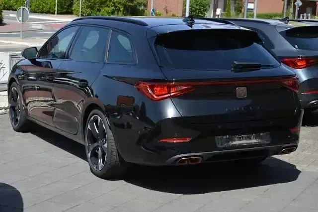 Gebraucht Cupra Leon 204 PS (150 kW) 2023 Mitternachtsschwarz (metallic) Limousine