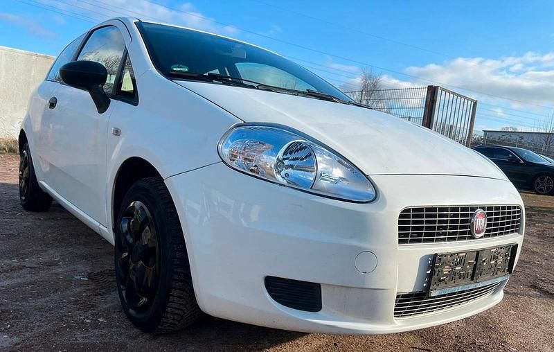 Gebraucht Fiat Punto 64 PS (47 kW) 2009 Weiß Kleinwagen