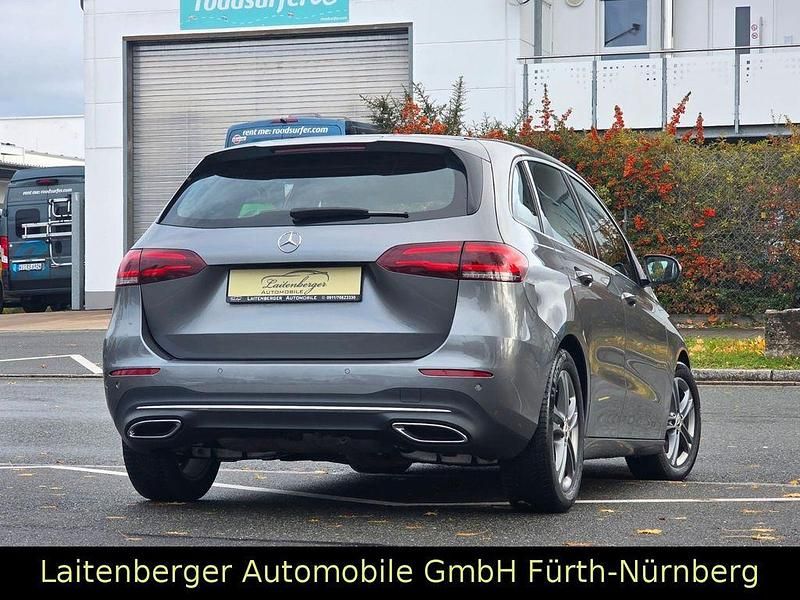 Gebraucht Mercedes B220 190 PS (139 kW) 2019 Grau Van / Kleinbus